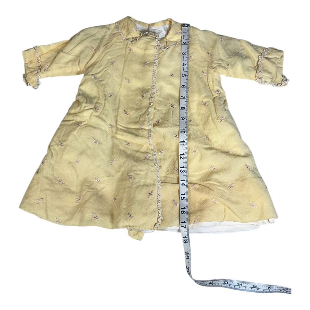 VINTAGE CANARY YELLOW BABY ROBE RARE FLORAL DETAIL NO BRAND EXCELLENT CONDITION - Picture 8 of 8
